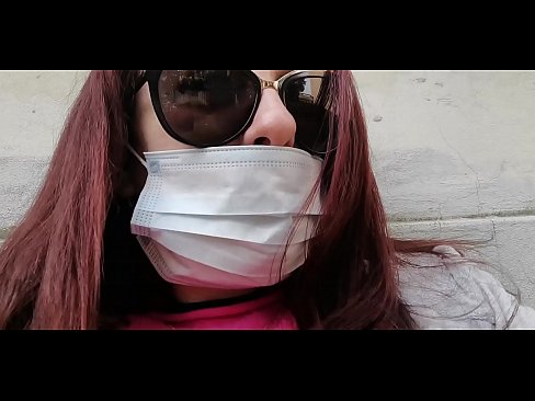 ❤️ Nicoletta hefnir sín á nágranna sínum og pissar í bílskúrinn hans (sérstök Covid19 ítalsk sóttkví) ❤ Kynlíf á klám is.verhentai.ru ☑